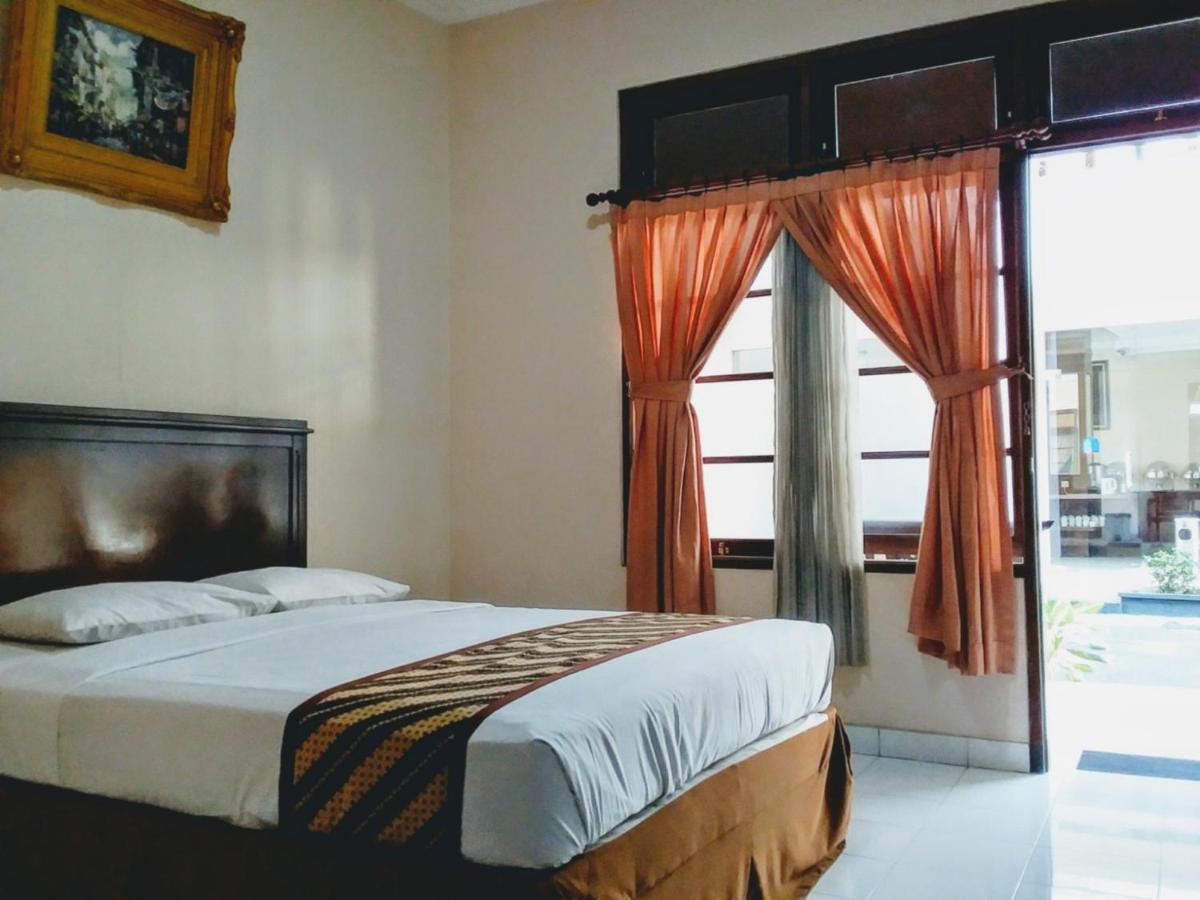 Malioboro Inn Hotel Yogyakarta Exteriör bild