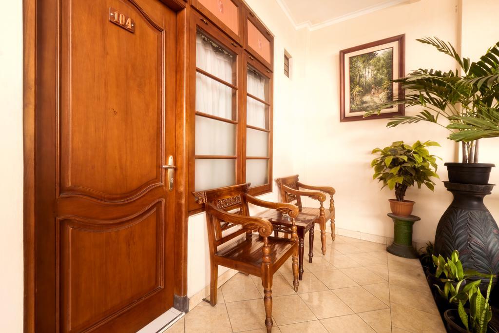 Malioboro Inn Hotel Yogyakarta Exteriör bild