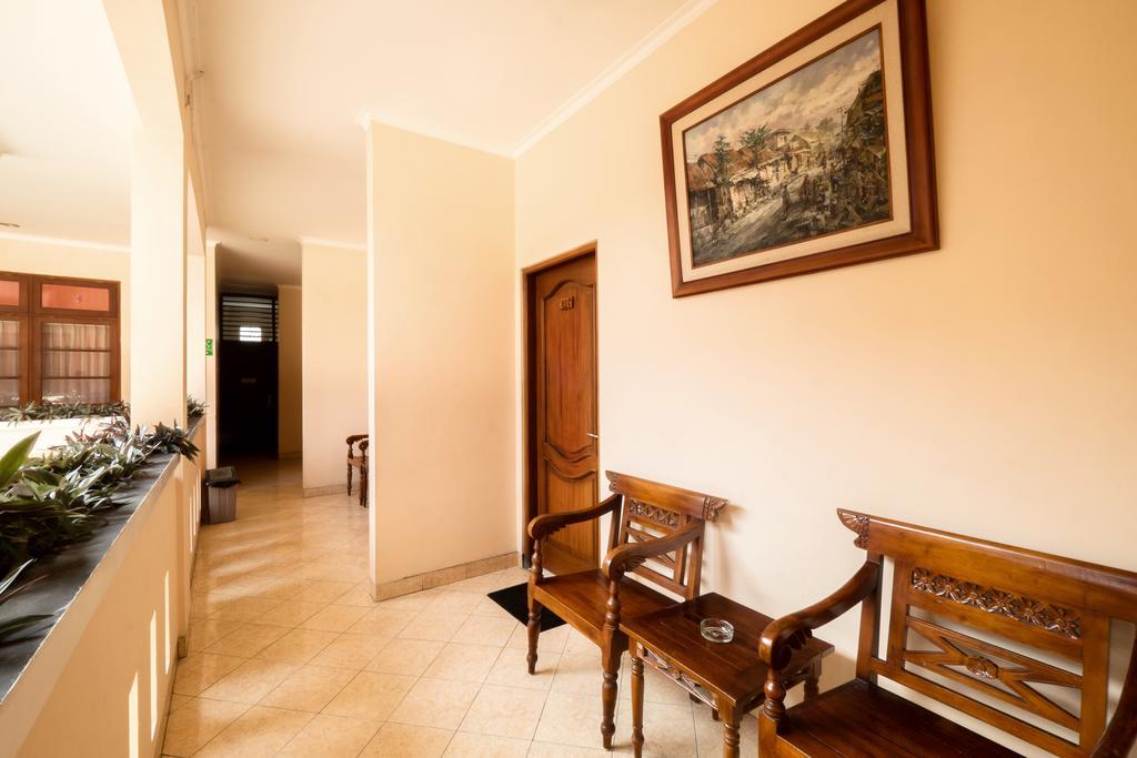 Malioboro Inn Hotel Yogyakarta Exteriör bild